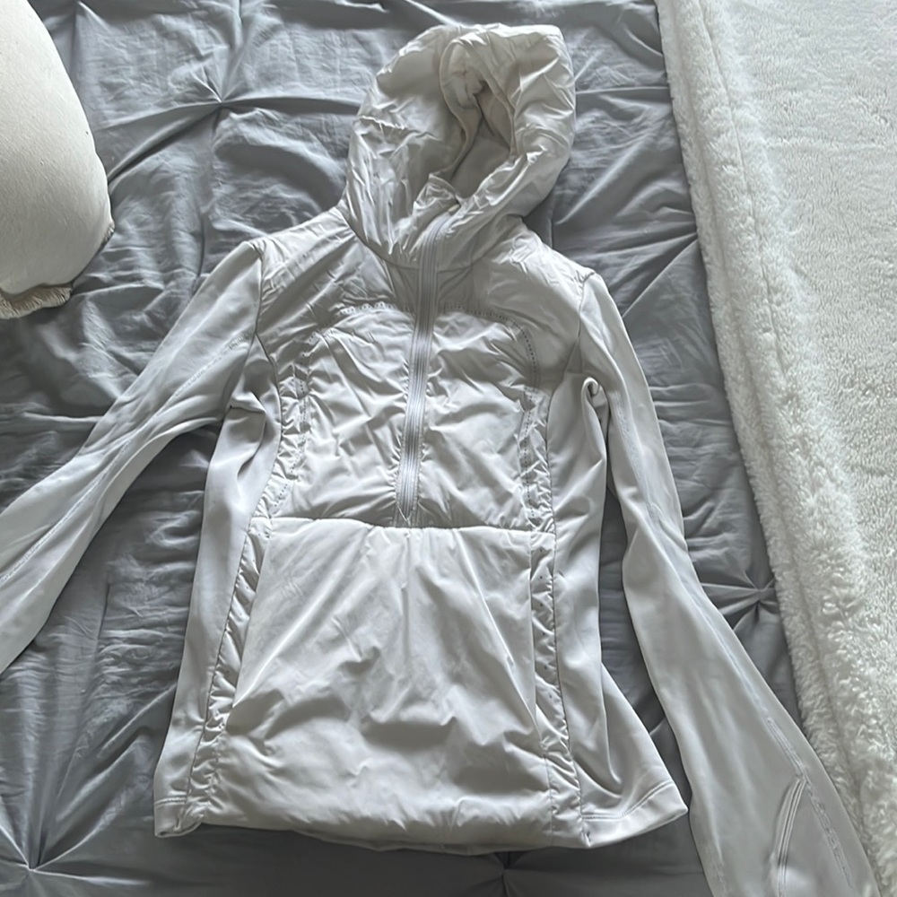 LULULEMON JACKET NOT SOLD ANYMORE SUPER SUPER RARE